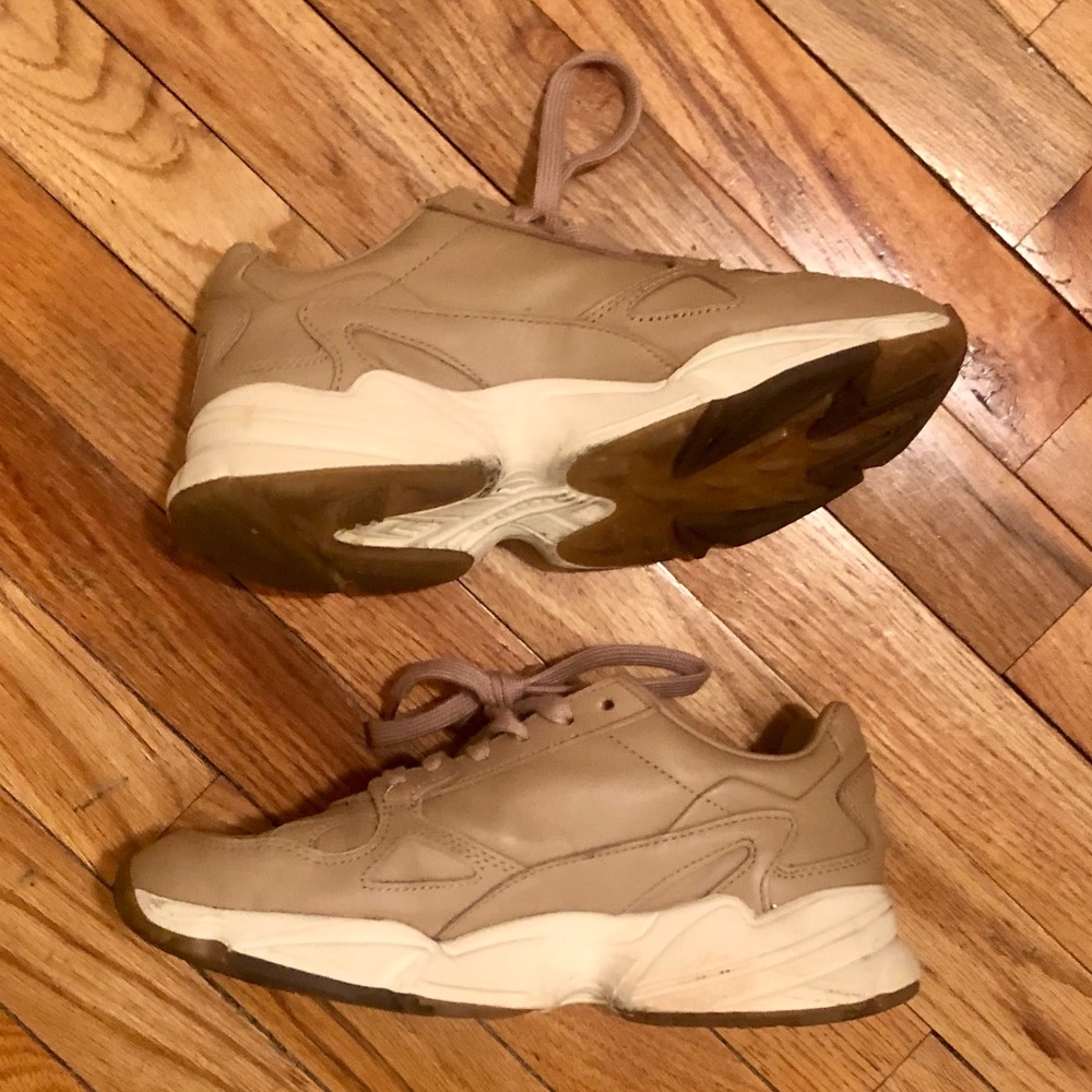 Women’s Adidas Falcon Sneakers in Tan, Size 7.5 - Picture 4 of 7